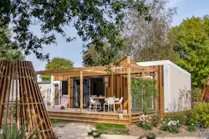 Camping Sandaya L'Escale Saint-Gilles Camping L' Escale Saint-Gilles - Mobilheim mit Terrasse auf dem Campingplatz