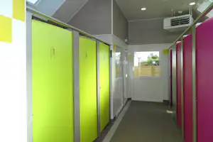 Camping L' Espérance - Sanitärgebäude mit Duschen