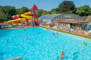 Camping L' Hirondelle - gäste am pool