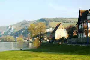Camping L' Île des Trois Rois - Stadt an der Seine in der Nähe vom Campingplatz