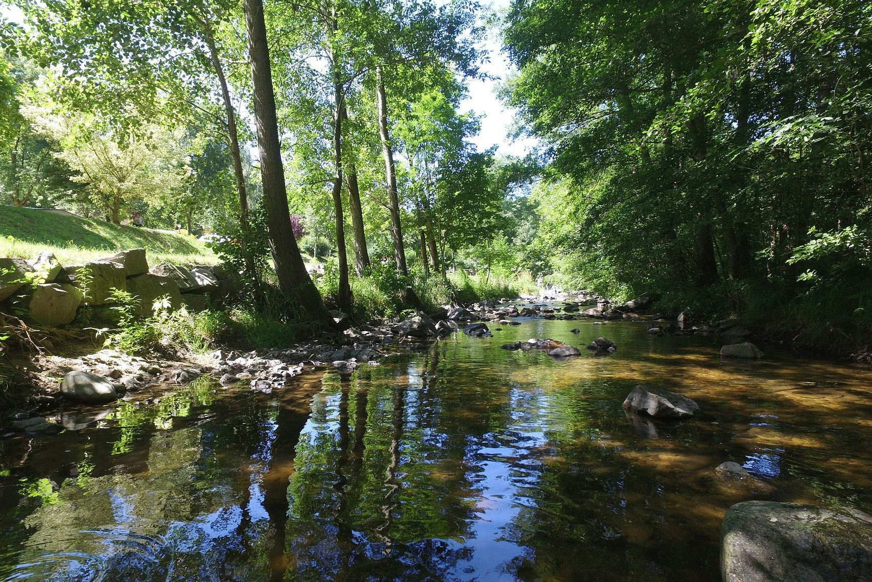 Camping l'Oasis  Camping L' Oasis - Fluss direkt am Campingplatz