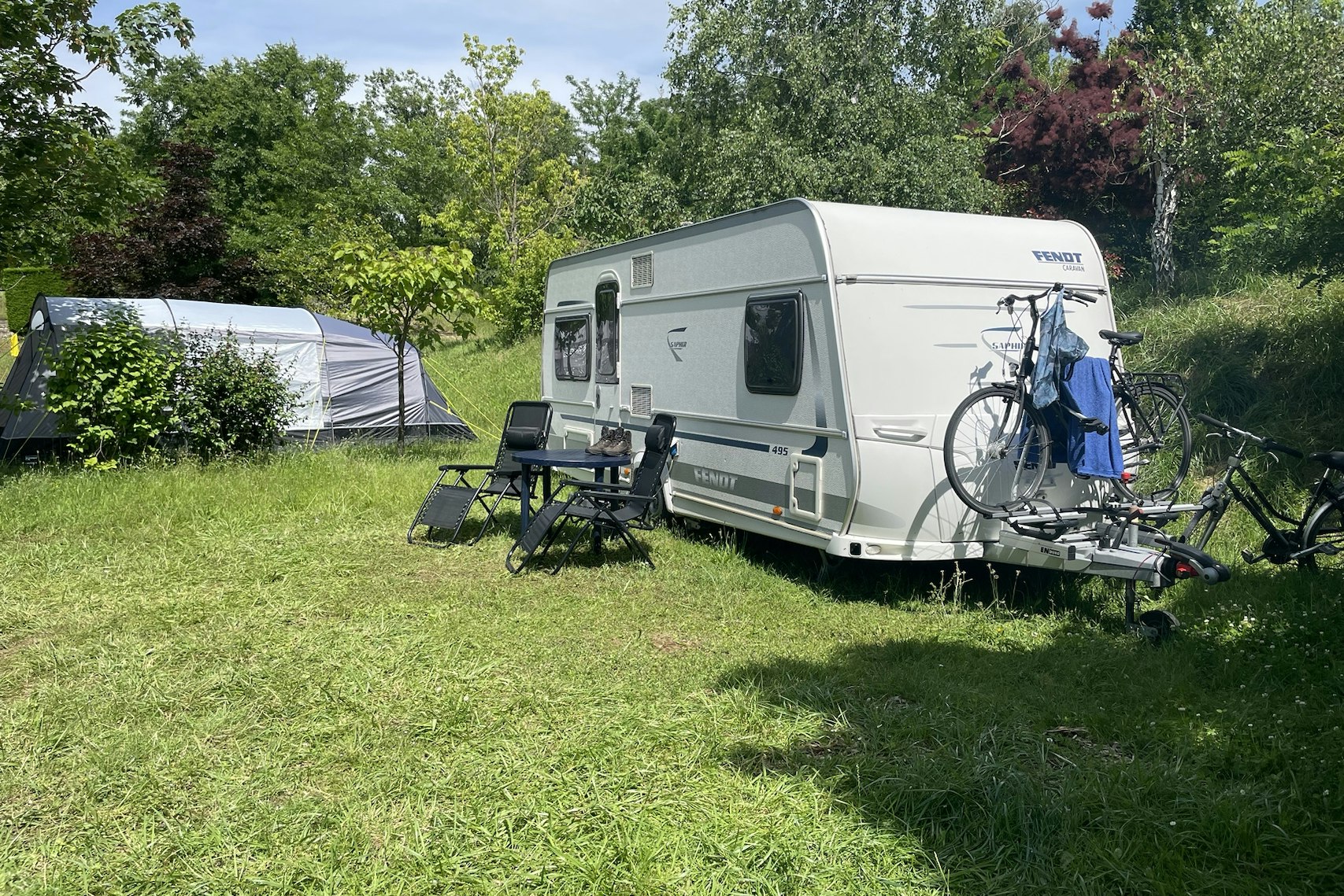 Camping l'Oasis  Camping L' Oasis - Standplätze im Grünen auf dem Campingplatz