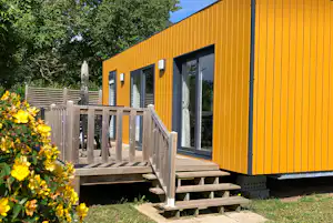 Camping de L'Océan - Mobilheim mit Terrasse auf dem Campingplatz
