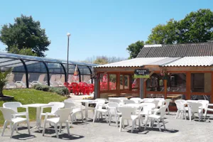 Camping L' Étang du Pays Blanc - Restaurant Terrasse