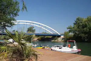 Camping La Barque - Privater Bootshafen