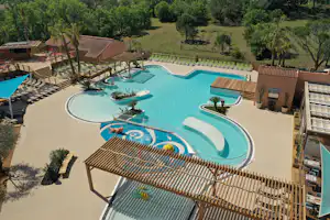 Yelloh! Village La Bastiane - Blick auf das Freibad auf dem Campingplatz