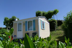 Camping La Bastide - Mobilheime im Grunen auf dem Campingplatz