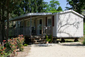 Camping La Bastide - Mobilheime mit Veranda auf dem Campingplatz