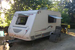 Camping La Bastide - Wohnwagenstellplätze auf dem Campingplatz