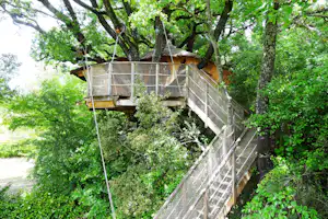 Camping La Beaume - Baumhaus auf dem Campingplatz