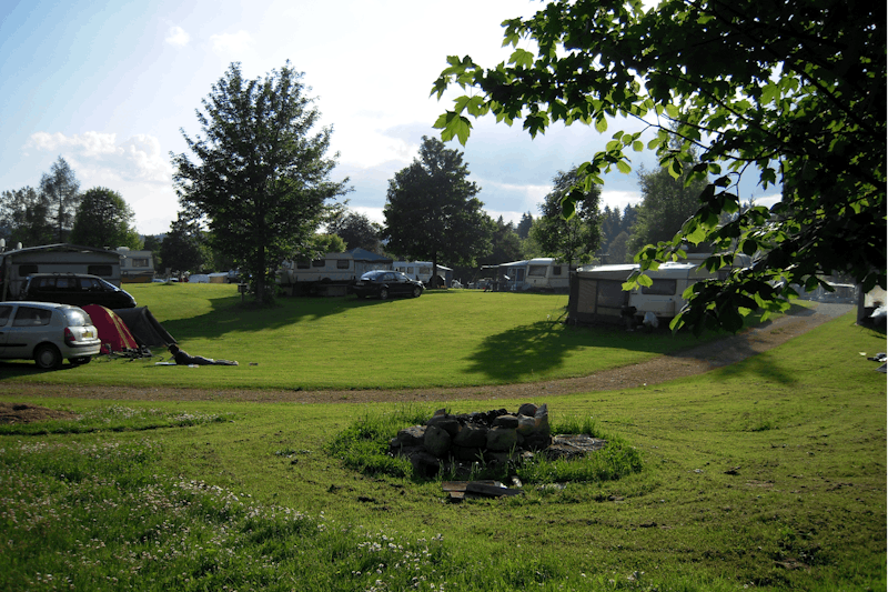 Camping La Belle Verte - Wohnwagenstellplätze   auf dem Campingplatz 