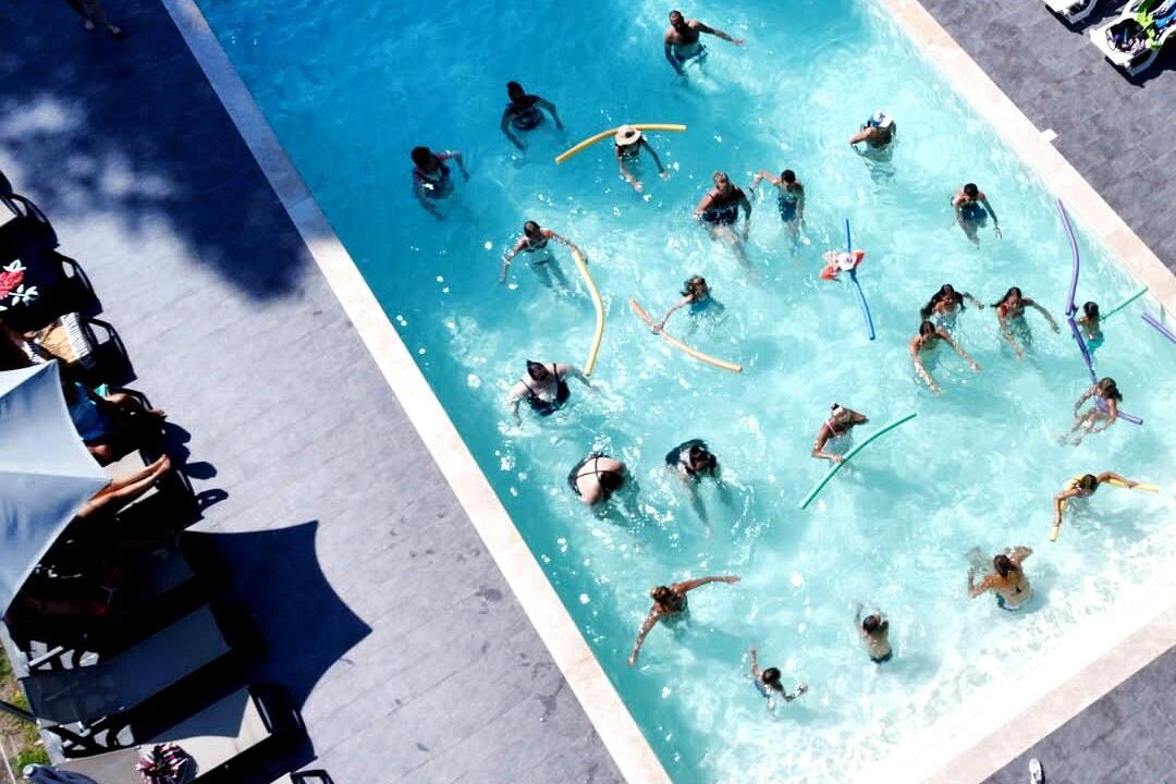 Camping La Berge Fleurie - Blick auf das Freibad des Campingplatzes