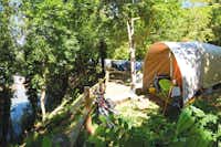 Camping la Blaquière - Zeltplätze mit Blick auf den Fluss