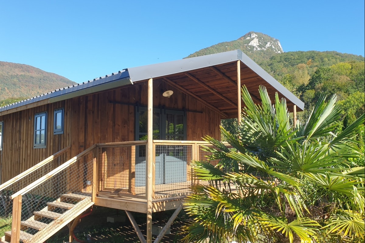 Camping LA BOURIE  - Mobilheim mit Terrasse auf dem Campingplatz