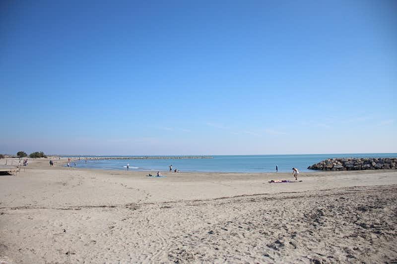 Camping La Brise  -  Campingplatz mit direktem Zugang zum Strand am Mittelmeer