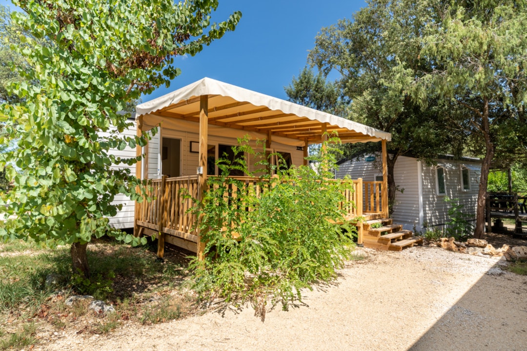 Camping La Buissière  Camping La Buissiere  - Mobilheim mit Terrasse auf dem Campingplatz