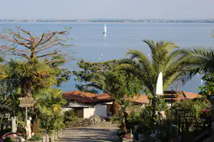 Camping La Cà - Blick auf den See vom Campingplatz aus