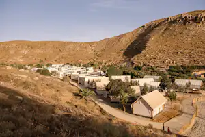 wecamp Cabo de Gata Camping La Caleta - Luftaufnahme des Campingplatzes