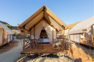 wecamp Cabo de Gata Camping La Caleta - Mobilheim mit Terrasse auf dem Campingplatz