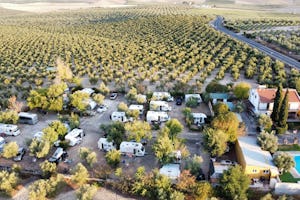 Camping La Campiña - Übersicht auf das gesamte Campingplatz Gelände