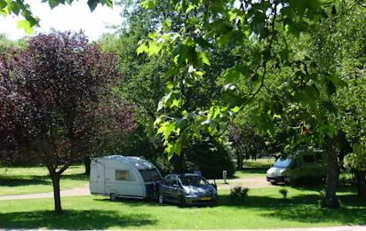 Camping Municipal La Cascade (Tonnerre)