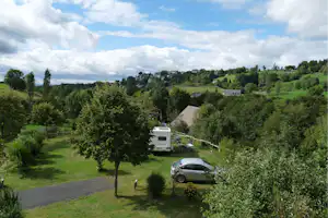 Camping La Chauderie - Stellplätze im Grünen auf dem Campingplatz