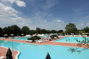 Camping La Chiocciola - Poolbereich auf dem Campingplatz