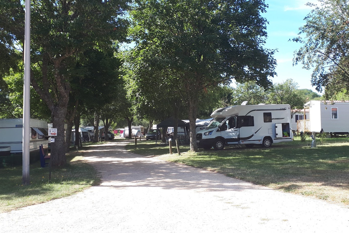 Camping la Cigale de l'Allier - Standplätze auf dem Campingplatz