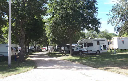 Camping la Cigale de l'Allier