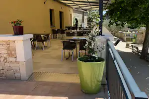 Camping La Claysse - Terrasse des Restaurants auf dem Campingplatz