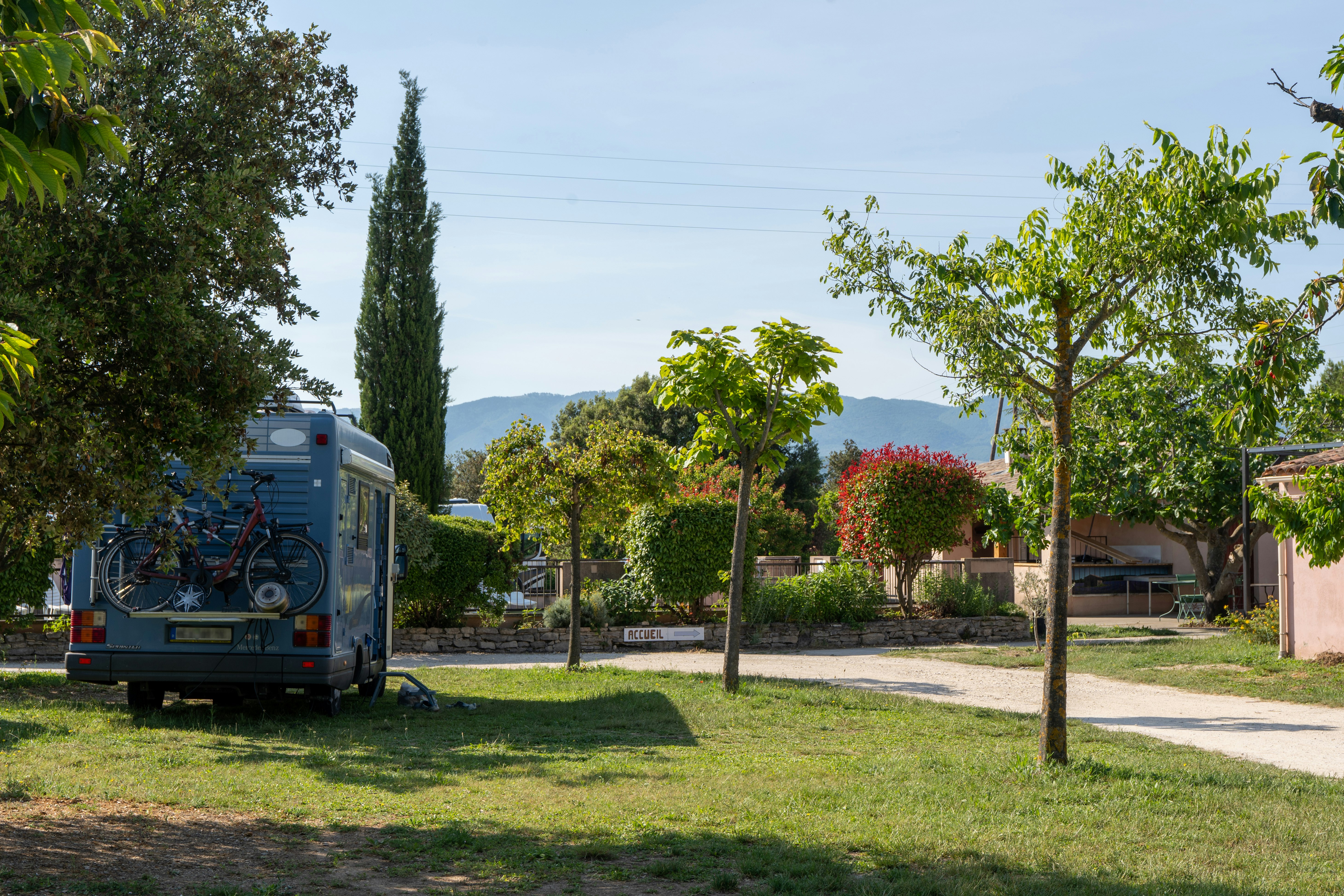 Lubea Camping  Camping La Clé des Champs - Standplatzwiese auf dem Campingplatz