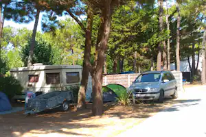 Camping La Conge - Wohnmobil- und Wohnwagenstellplätze auf dem Campingplatz