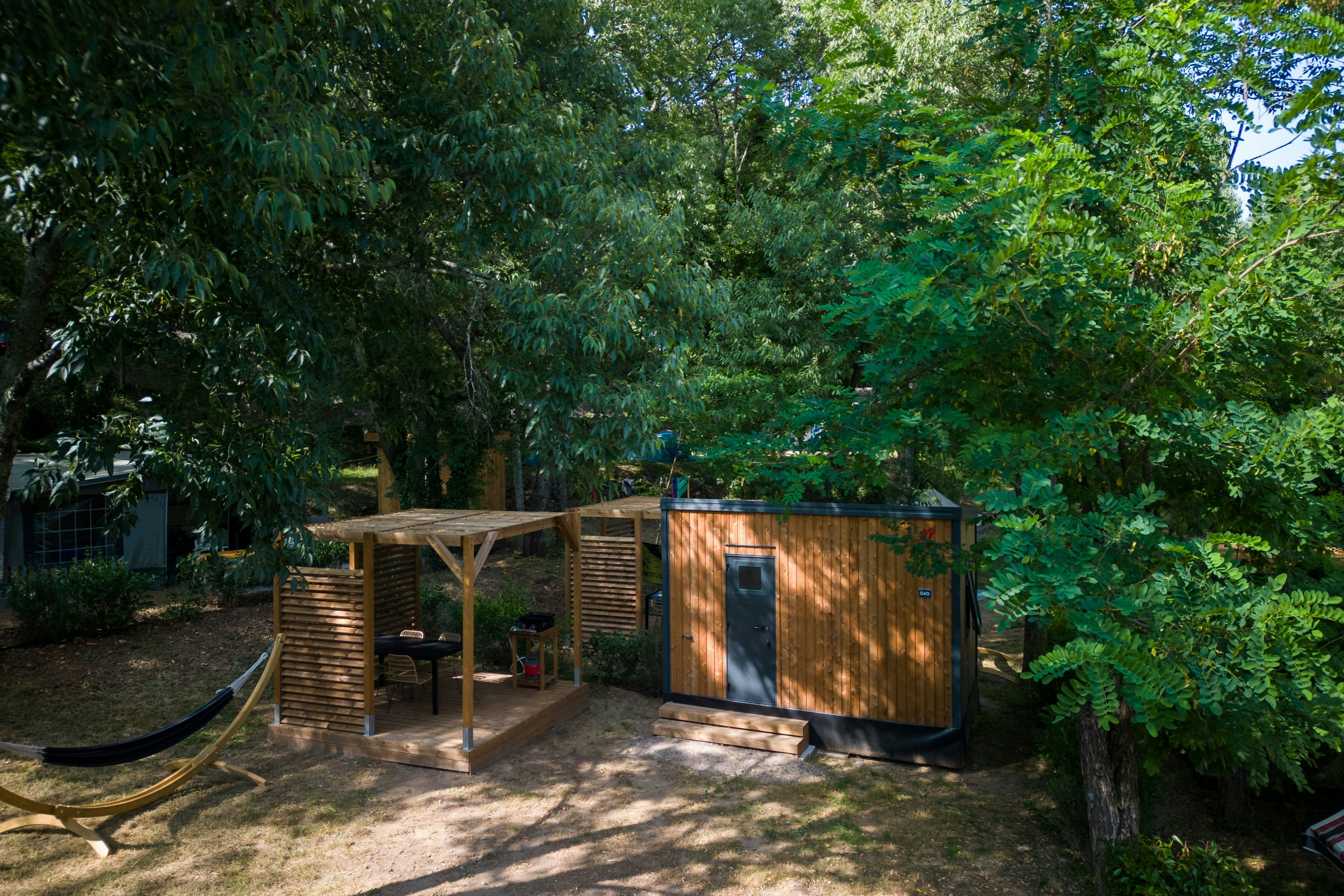 Camping La Croix Clémentine - Standplatz mit eigenem Sanitär