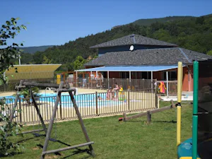 Flower Camping la Dourbie - Pool im Freien und Kinderspielplatz
