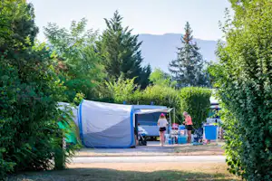 Camping la Dranse - Gäste und Stellplätze im Grünen auf dem Campingplatz