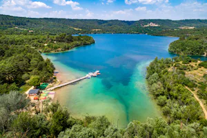 Camping La Farigoulette - Ciela Village - Luftaufnahme des Sees am Campingplatz