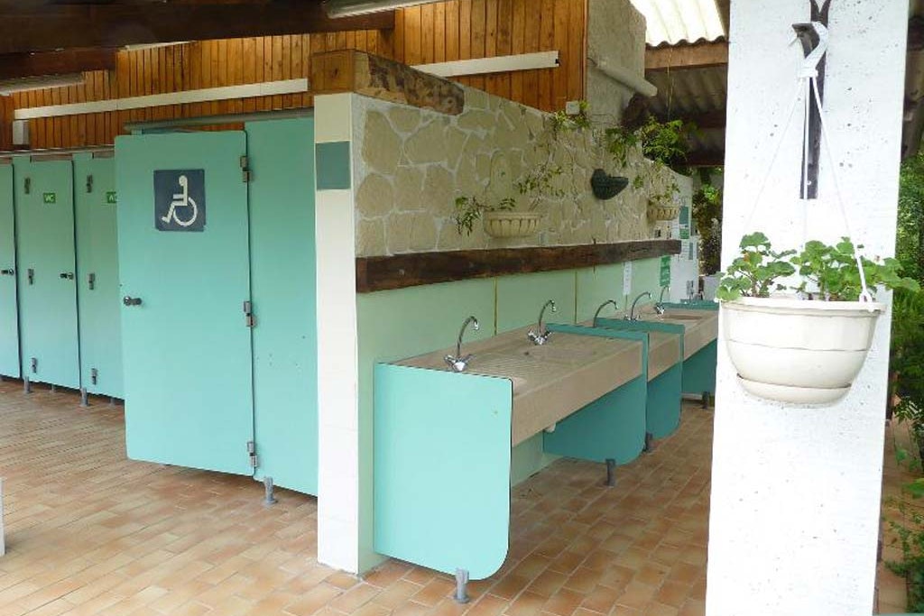 Camping La Faz  -  Sanitärbereich auf dem Campingplatz