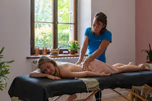 Camping La Ferme de la Serraz - massage auf dem Campingplatz