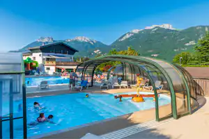 Camping La Ferme - Freibad mit Kinderbecken auf dem Campingplatz