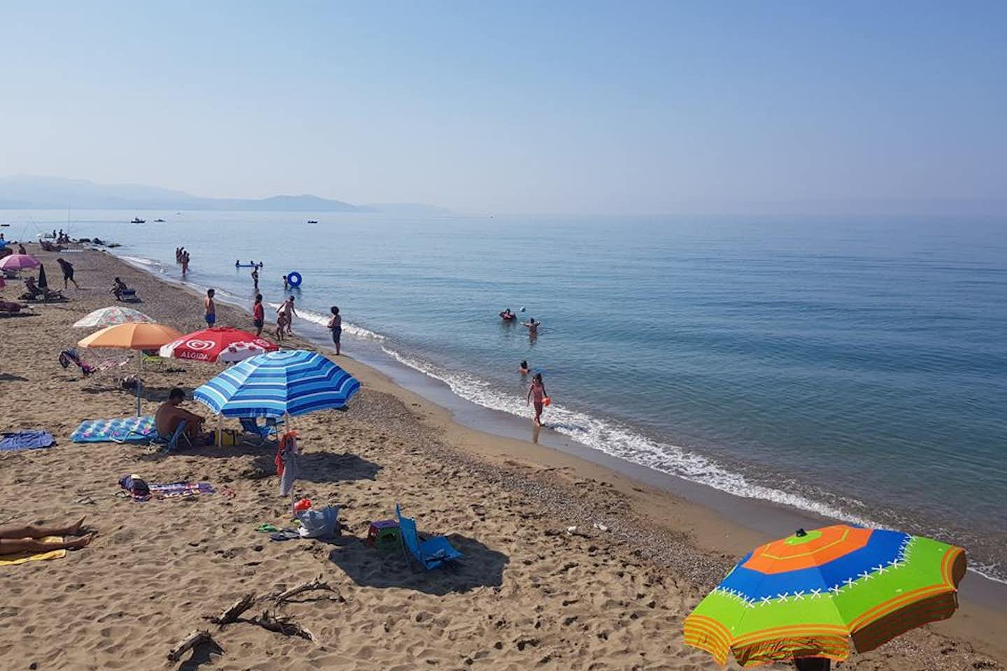 Camping La Foce dei Tramonti - Strand am Mittelmeer in der Nähe des Campinplätzes