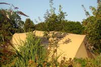 Camping La Fontaine du Hallate - Zelt im Grünen