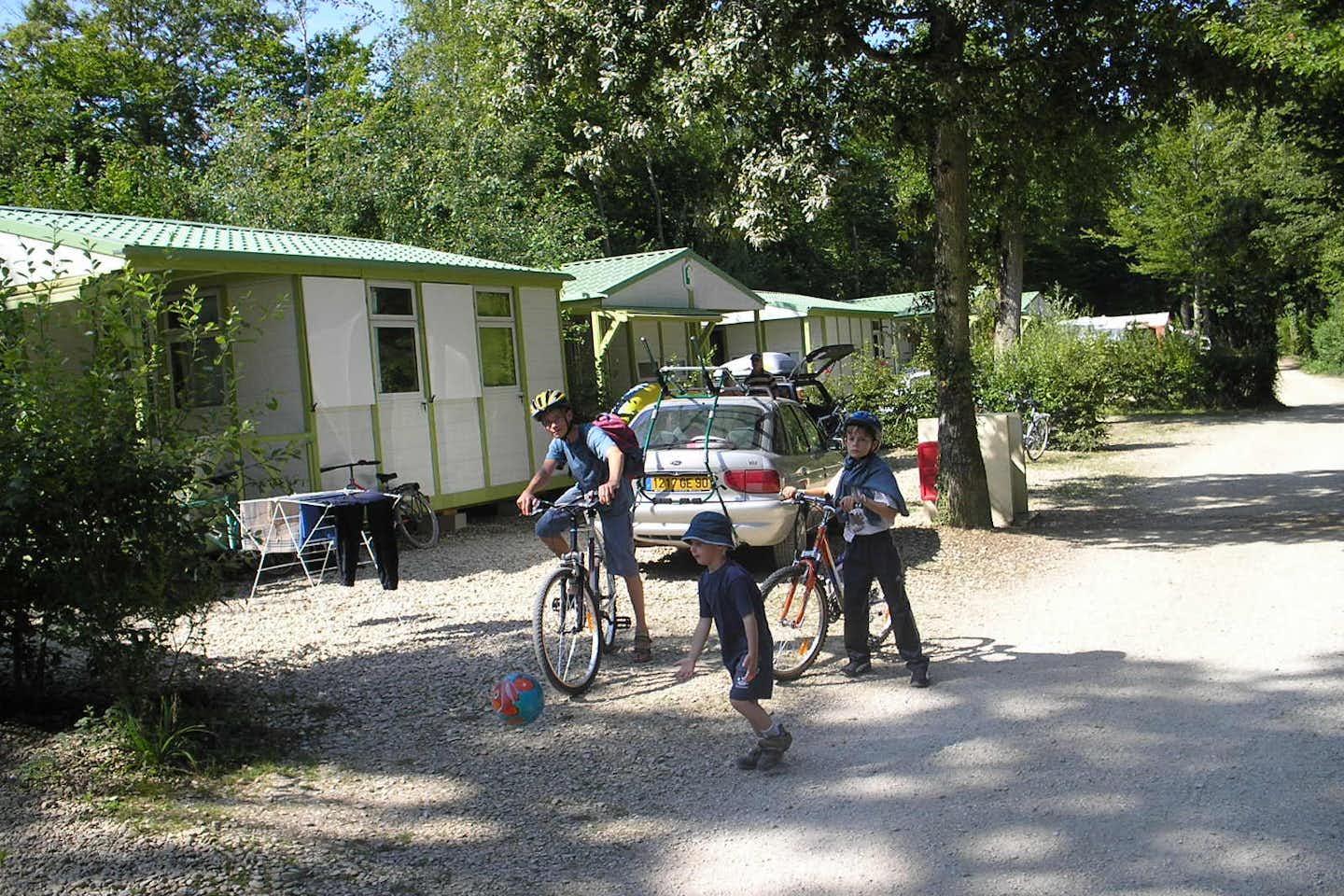 Camping La Forêt - Fahrrad- und Spazierwege auf dem Campingplatz