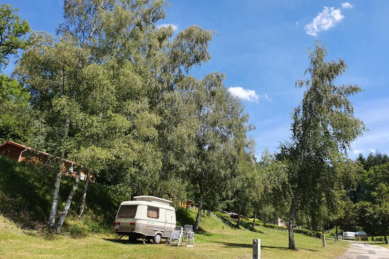 Camping La Fressange - Wohnmobil- und  Wohnwagenstellplätze im Grünen