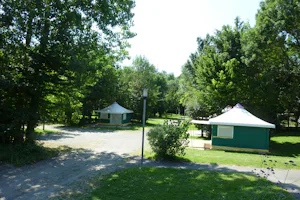 Camping La Fritillaire - Toilettenhäuser auf dem Campingplatz