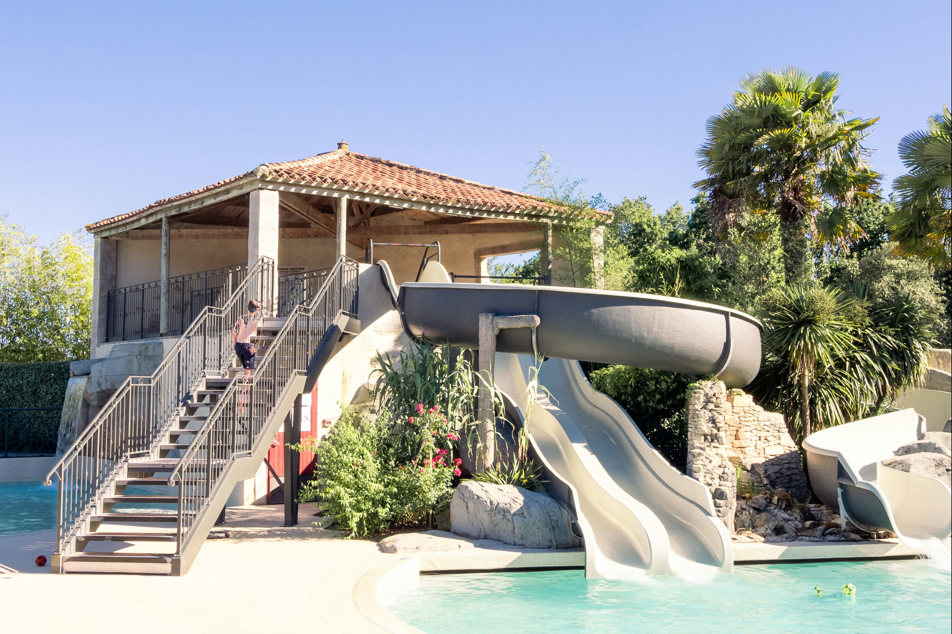 Camping La Garangeoire - Rutsche im Freibad