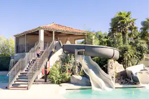 Camping La Garangeoire - Rutsche im Freibad