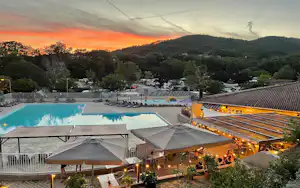 Camping La Garenne - Blick auf das Freibad auf dem Campingplatz