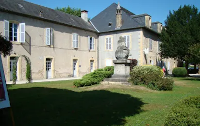 Camping La Garenne (Peyrignac)