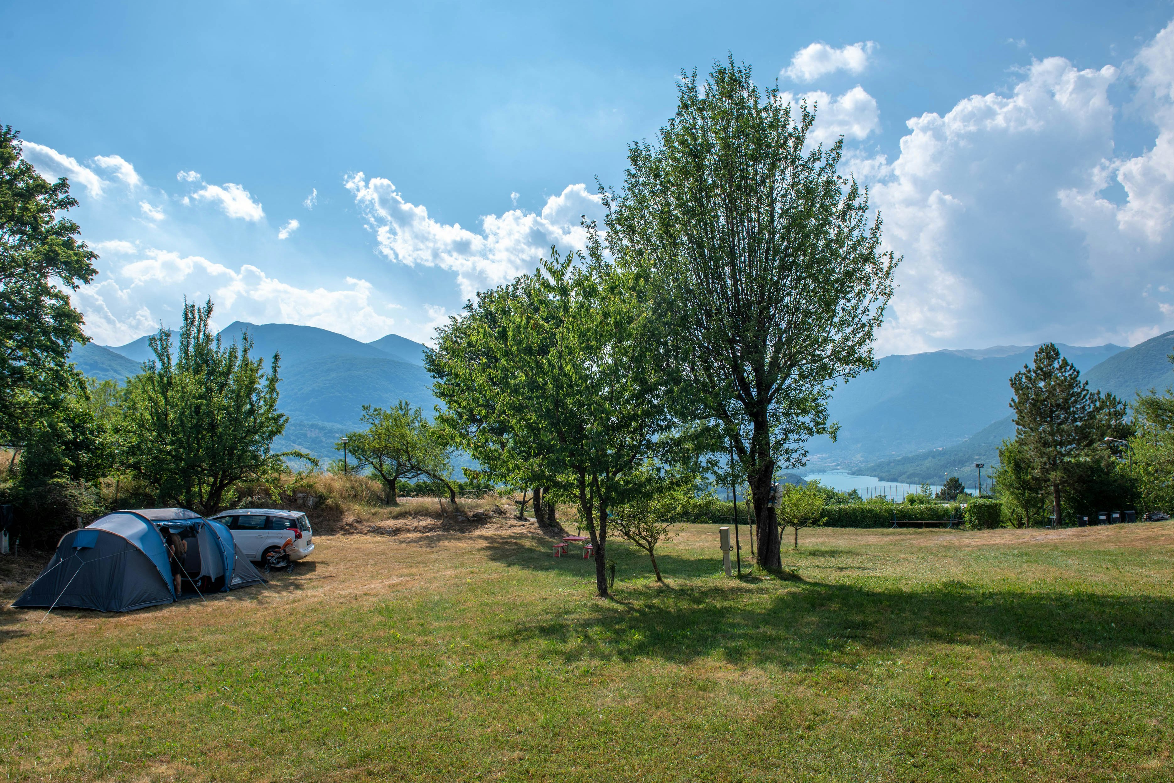 Camping La Genziana - Zeltwiese auf dem Campingplatz