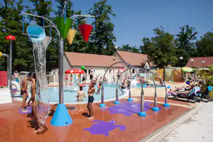 Camping La Grande Tortue - Wasserspielplatz für die jungen Gäste auf dem Campingplatz